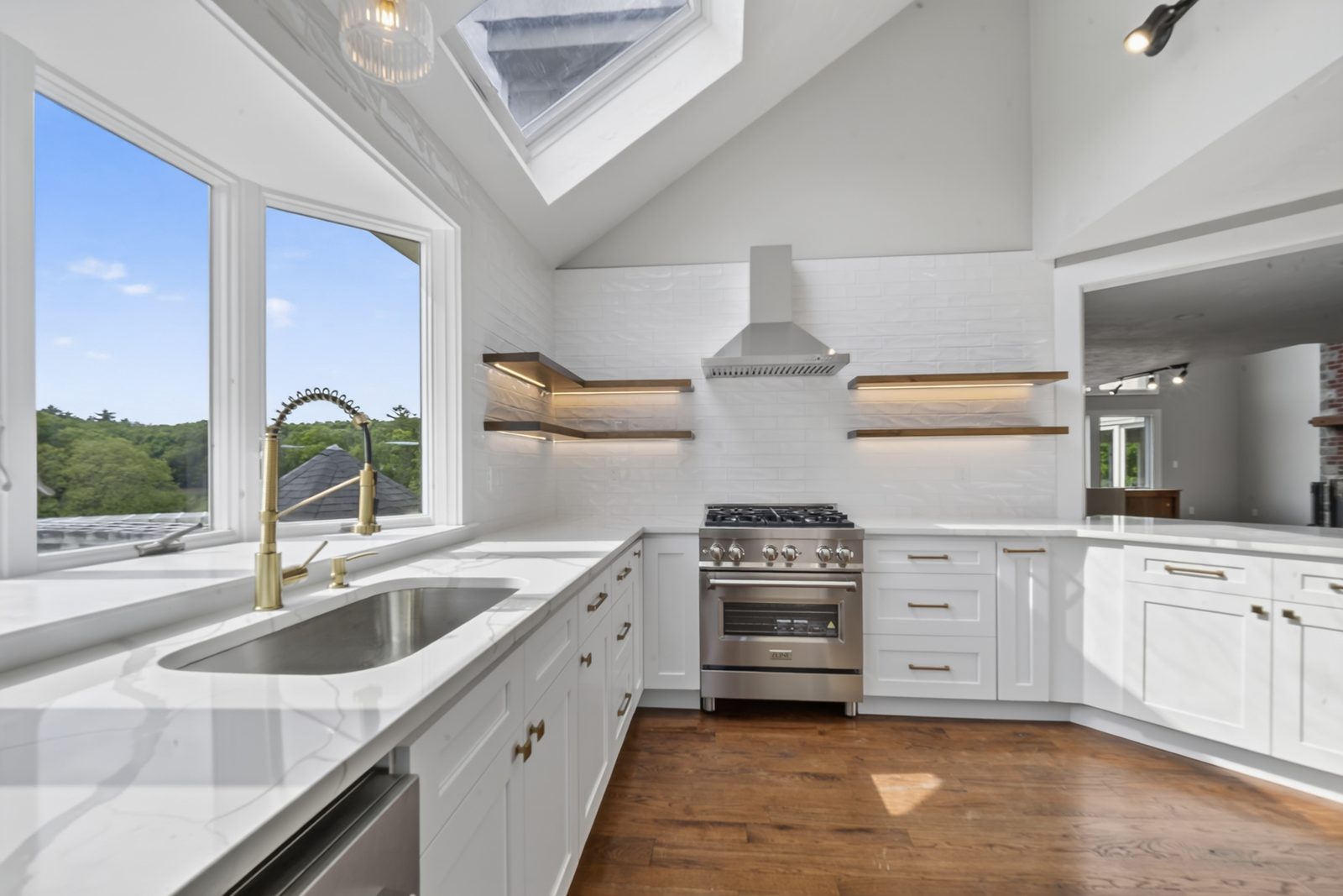 Finished white kitchen renovation, a good indoor winter project